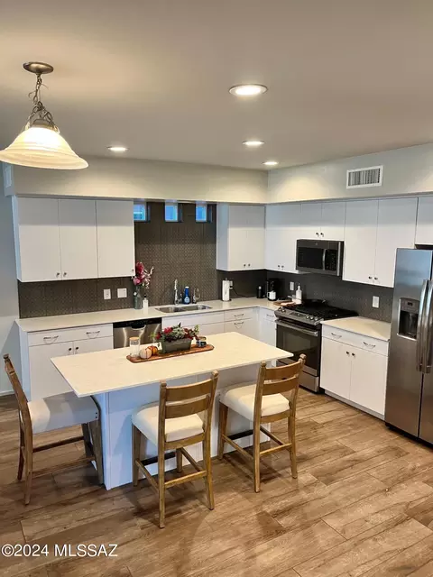 809 E Park Modern Dr, Tucson, AZ 85719 photo 8