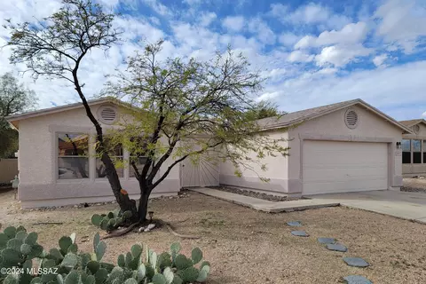 2042 S Bird Song Dr, Tucson, AZ 85748