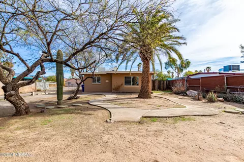 2720 N Sparkman Blvd, Tucson, AZ 85716