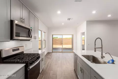 Kitchen - 14088 E Crotalus Way, Vail, AZ 85641 photo 1 of 1