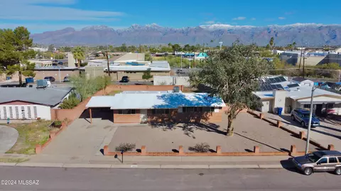 View/Area - 8331 E Cooper Pl, Tucson, AZ 85710 photo 4 of 6