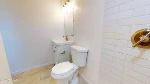 Bath - 8331 E Cooper Pl, Tucson, AZ 85710 photo 4 of 4