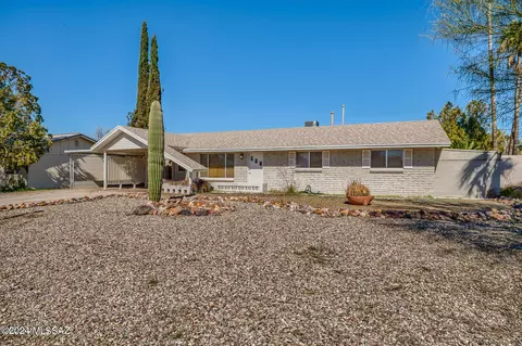 6201 E Calle Silvosa, Tucson, AZ 85711