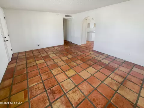 3341 S Champlain Ave, Tucson, AZ 85730 photo 8