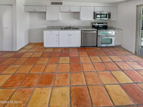 3341 S Champlain Ave, Tucson, AZ 85730 photo 5