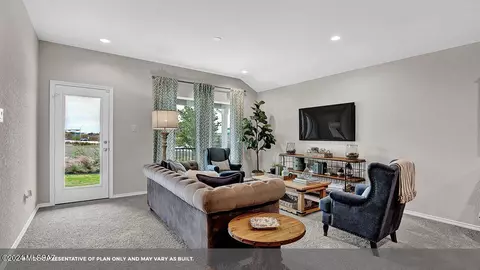 Living - 14072 E Crotalus Way, Vail, AZ 85641 photo 2 of 4