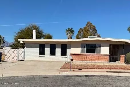 1575 S Rocky Mountain Dr, Tucson, AZ 85710