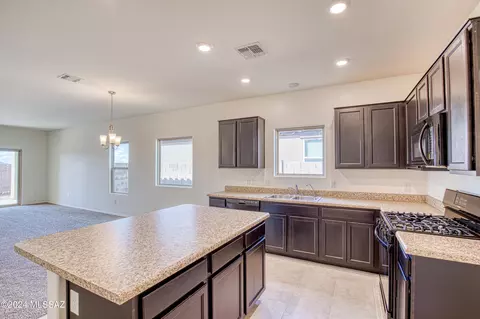 Kitchen - 14061 E Crotalus, Vail, AZ 85641 photo 3 of 3