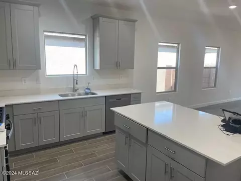 Kitchen - 14061 E Crotalus, Vail, AZ 85641 photo 2 of 3