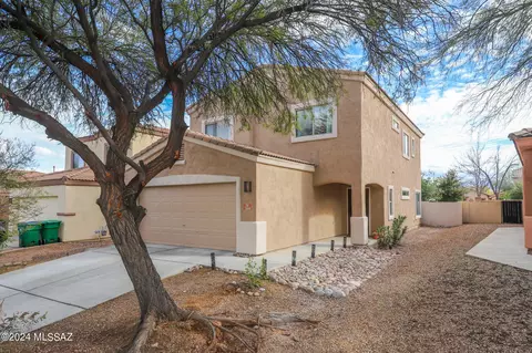 310 E Calle Puente Lindo, Sahuarita, AZ 85629