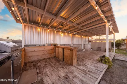 2301 S Calle Yucatan, Tucson, AZ 85710