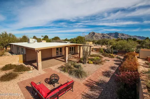 1235 W Calzada Ct, Tucson, AZ 85704