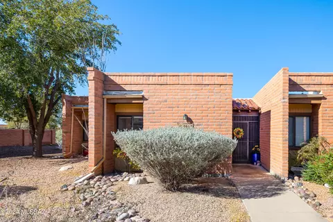 8663 N Little Oak Ln, Tucson, AZ 85704