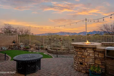 12472 N Summer Wind Dr, Marana, AZ 85658