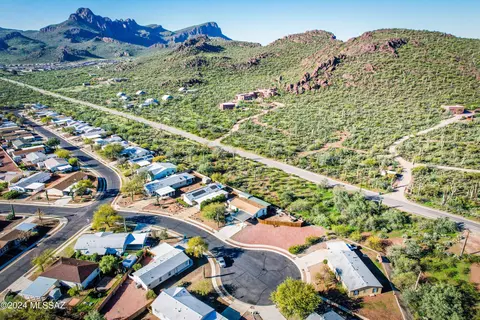 8161 W Valhalla Pl, Tucson, AZ 85743