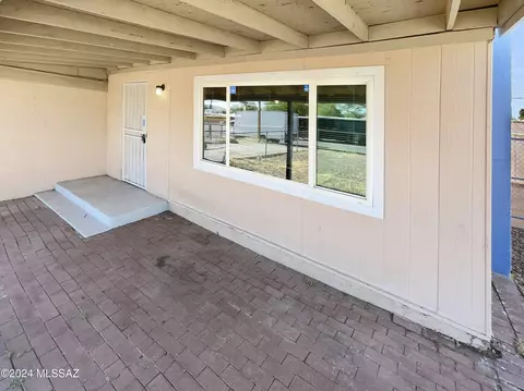Exterior - 527 E Waverly St, Tucson, AZ 85705 photo 3 of 4