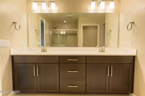 Bath - 13862 E Silver Pine Trl, Vail, AZ 85641 photo 7 of 7