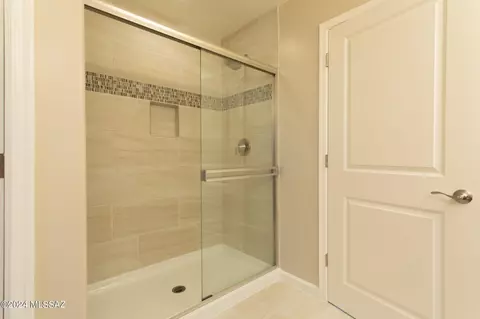 Bath - 13862 E Silver Pine Trl, Vail, AZ 85641 photo 4 of 7