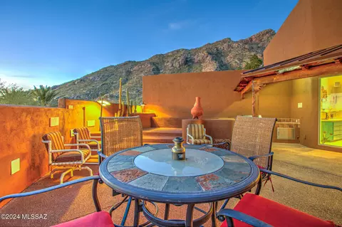 Exterior - 4565 E Coronado Dr, Tucson, AZ 85718 photo 2 of 16