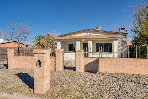 320 W Aviation Dr, Tucson, AZ 85714