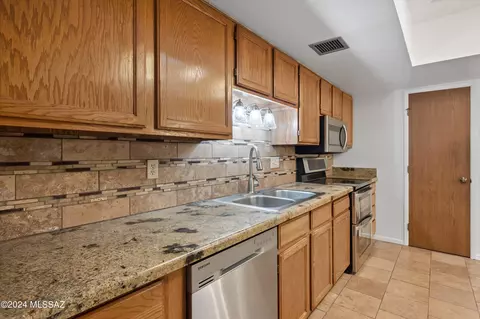 7619 E Pearson St, Tucson, AZ 85715 photo 8