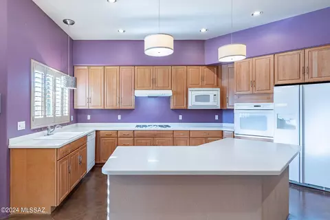 Kitchen - 4955 E Parade Ground Loop, Tucson, AZ 85712 photo 2 of 3