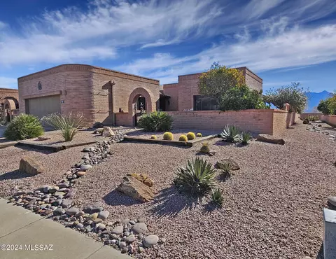 3881 S Via Del Tordo, Green Valley, AZ 85622