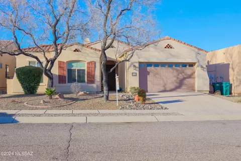 541 E Camino Nubes Blancas, Sahuarita, AZ 85629