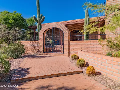 5251 N Blue Bonnet Rd, Tucson, AZ 85745