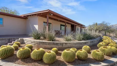 5065 N Siesta Dr, Tucson, AZ 85750