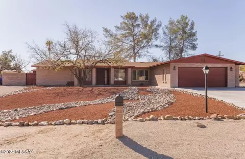 8300 E Marlena Ci N, Tucson, AZ 85715