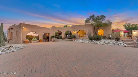5111 N Stonehouse Pl, Tucson, AZ 85750