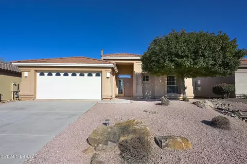 910 N Turquoise Vista Dr, Green Valley, AZ 85614