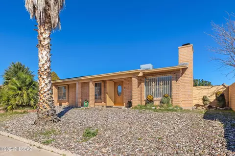 8581 E Desert Palm St, Tucson, AZ 85730