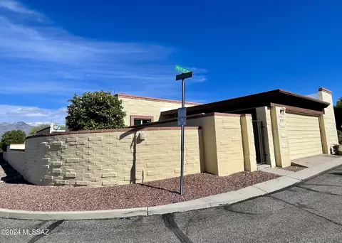 8115 E Rivenoak Dr, Tucson, AZ 85715