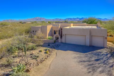 16495 S Saguaro View Ln, Vail, AZ 85641