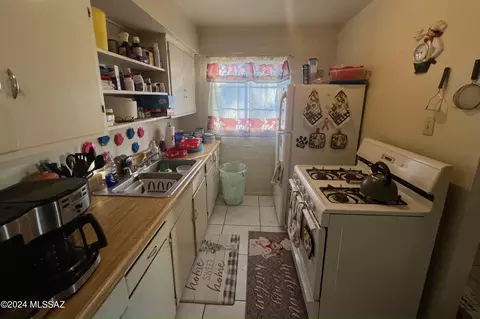 2523 E Cameron Vis, Tucson, AZ 85713 photo 4