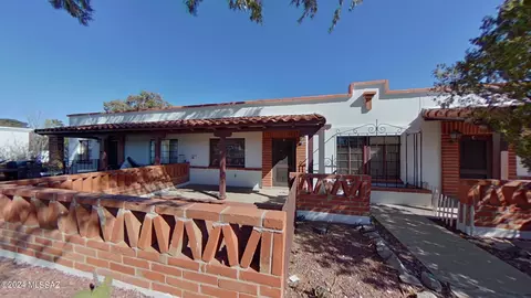 515 S La Canada Dr #B, Green Valley, AZ 85614