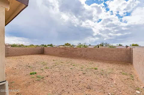 Exterior - 8744 E Stone Meadow Cir, Tucson, AZ 85730 photo 3 of 6