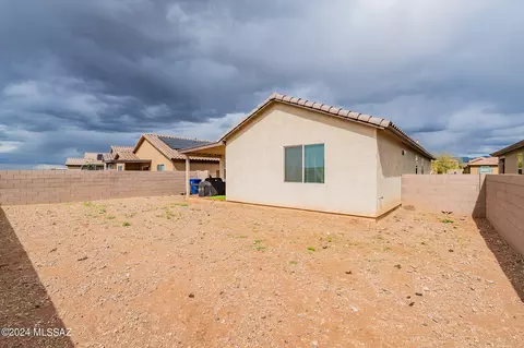 Exterior - 8744 E Stone Meadow Cir, Tucson, AZ 85730 photo 6 of 6