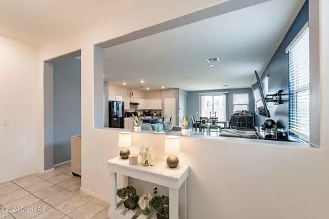 Entry Way - 8744 E Stone Meadow Cir, Tucson, AZ 85730 photo 4 of 4