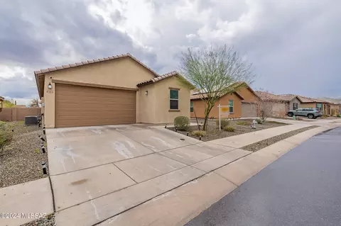 Exterior - 8744 E Stone Meadow Cir, Tucson, AZ 85730 photo 1 of 6