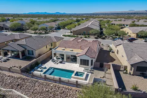 1096 N Grand Canyon Dr, Green Valley, AZ 85614
