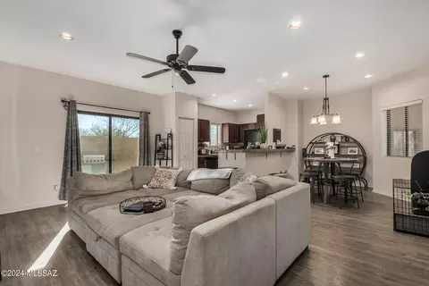 8700 E Placita Morelia, Tucson, AZ 85710