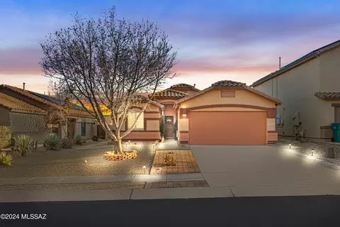 647 W Calle Tolmo, Sahuarita, AZ 85629