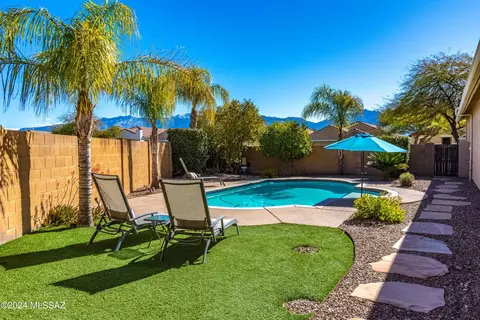 13467 N Atalaya Way, Oro Valley, AZ 85755