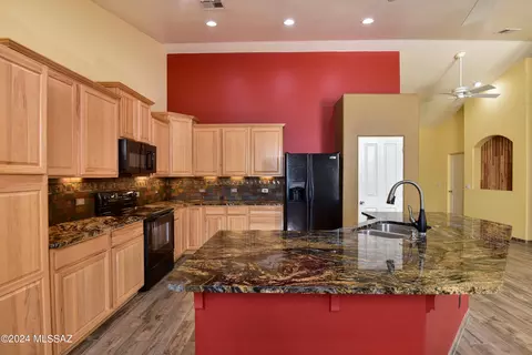 Kitchen - 1939 W Camino Toro Bronco, Vail, AZ 85641 photo 1 of 2