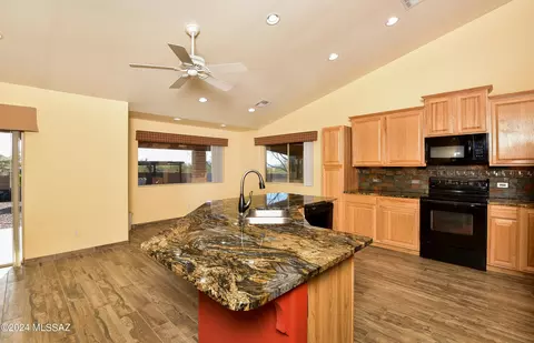 Kitchen - 1939 W Camino Toro Bronco, Vail, AZ 85641 photo 2 of 2