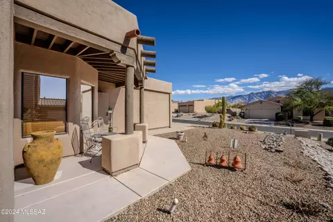 39702 Horse Run Dr, Tucson, AZ 85739