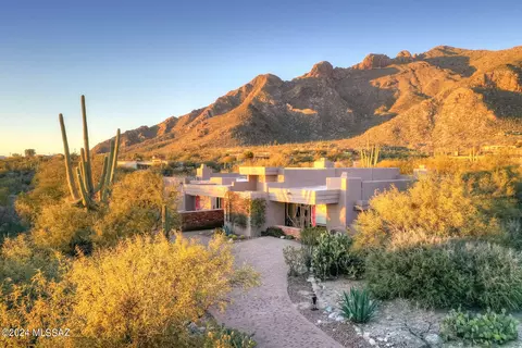 1495 E Canyon Spring Ct, Tucson, AZ 85718